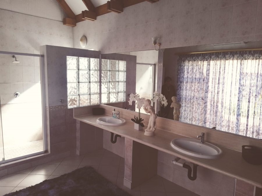11 Bedroom Property for Sale in Riebeeckstad Free State